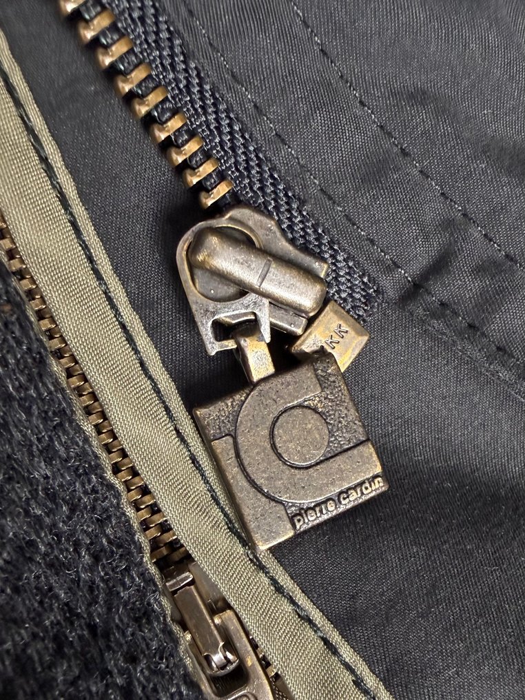 Pierre Cardin - Mantel #4.3