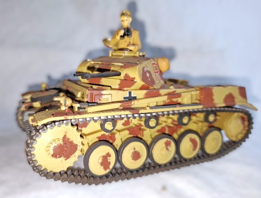 1:35 - Model pojazdu wojskowego - FIRST EDITION (Schaars) - TAMIYA - 35009 - 1971 - GERMAN  PANZER KAMPFWAGEN II Ausf. F/G #3.2