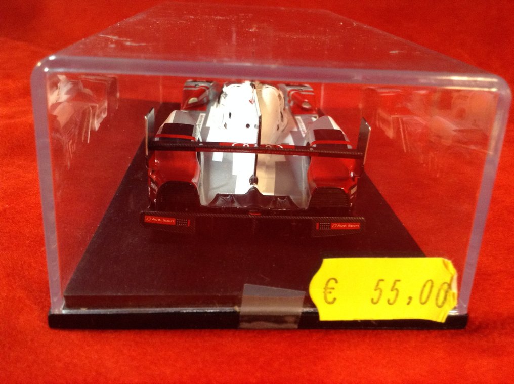 Spark 1:43 - Modellino di auto da corsa - Audi R18 e-Tron Quattro LMP1 Audi Team Joest 3° Le Mans 2015 #7 Lotterer/Fässler/Letuyer - very good quality - rare today #4.3