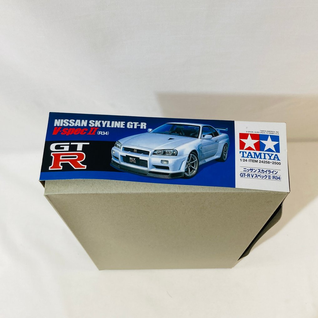 Tamiya 1:24 - Modell-kit (2) - Nissan Skyline GT-R V-spec II (R34) - 24258 Vintage 2002, 1/24 SKALA SKYLINE GT-R (R34) NISMO DELAR FÖR STYLING #3.2