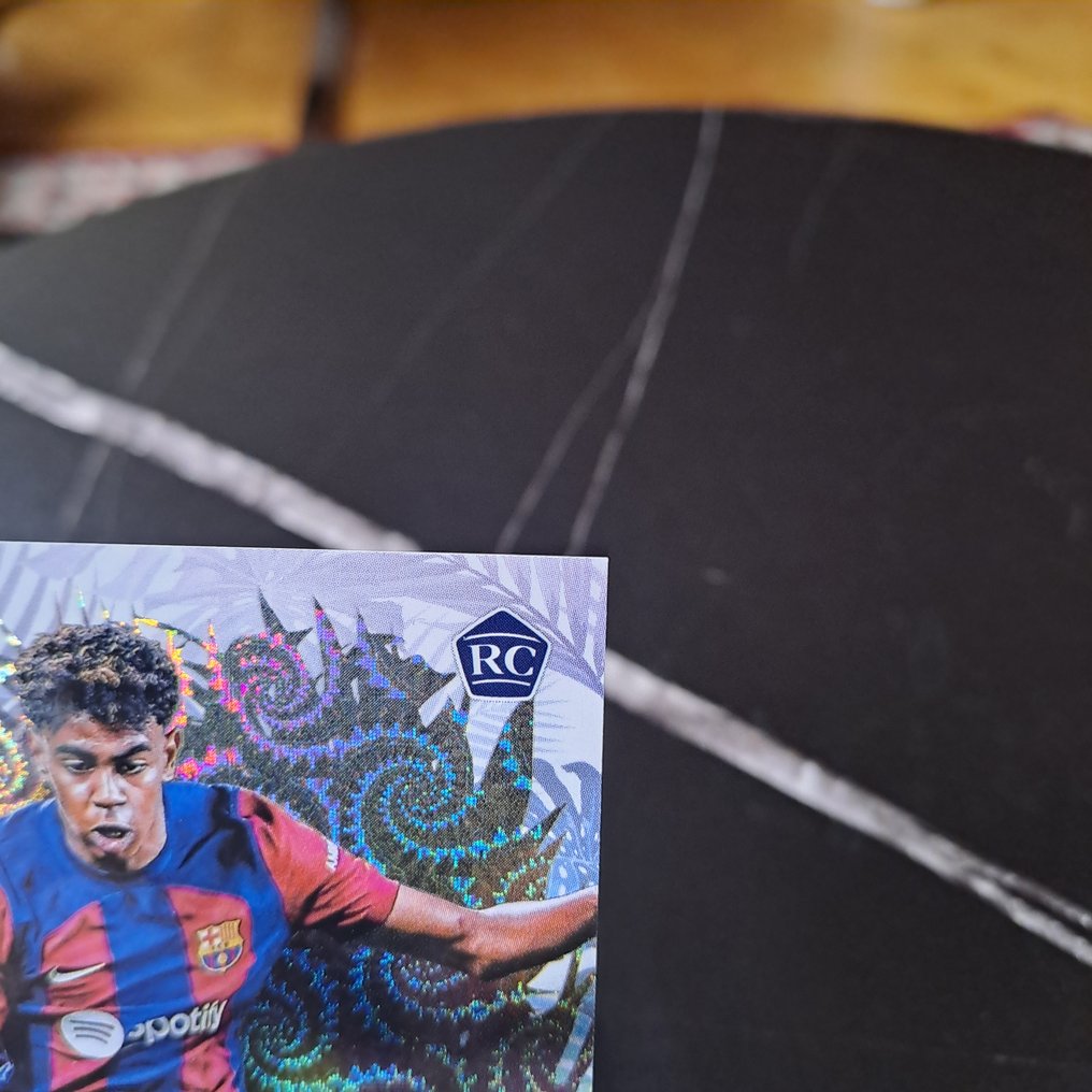 2023/24 Topps Carnaval UCC Lamine Yamal #CA-LM Autograph ROOKIE - 1 Card - 八成新 (NM) #3.2