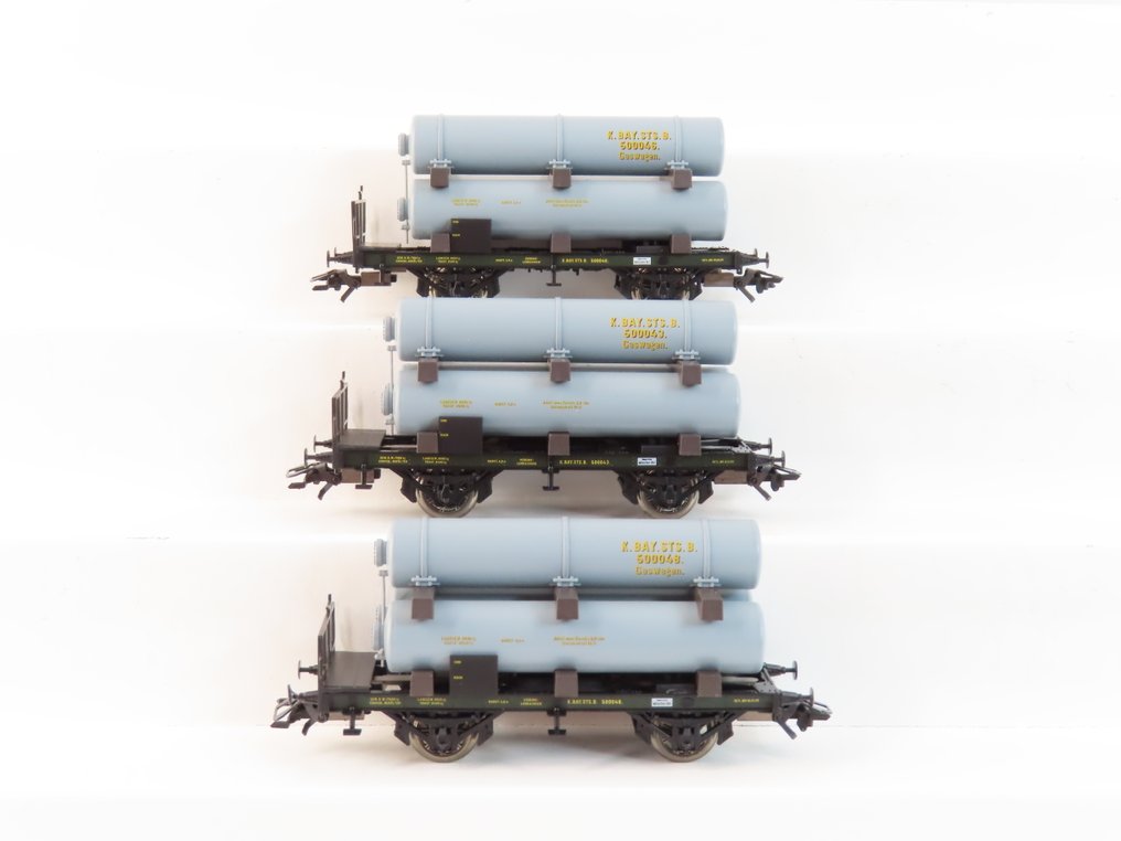 Märklin H0 - 46600 - Godsvagn-set för modelltåg (1) - 3-delat godsvagnsset med 2-axlade platta vagnar med last (Gasflaskor) - K.Bay.Sts.B #1.0