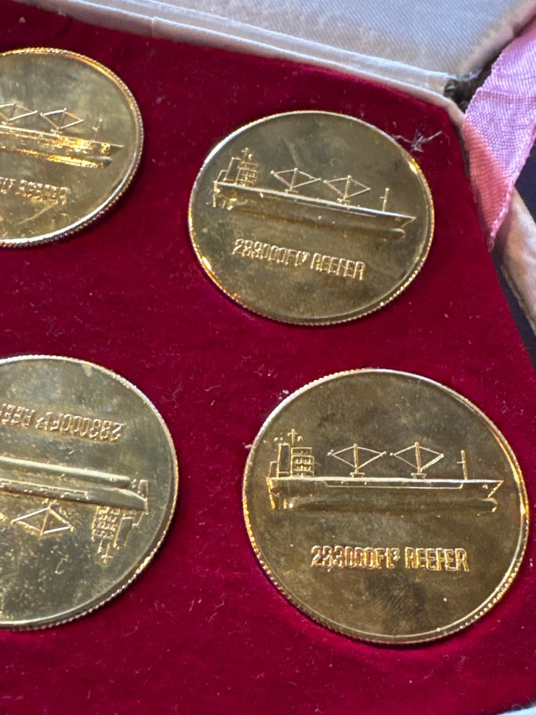 中国. Medaille Shanghai Shipyard Reefer Schiff Vergoldet in Box 5 pcs (没有保留价) #2.1