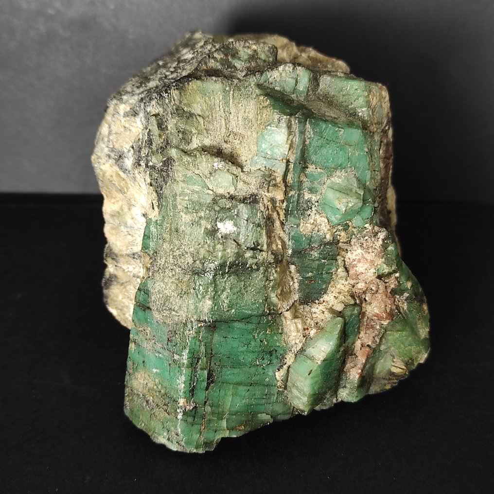 Smaragd Kristálymátrix - Magasság: 7 cm - Szélesség: 8 cm- 742 g - (1) #1.0