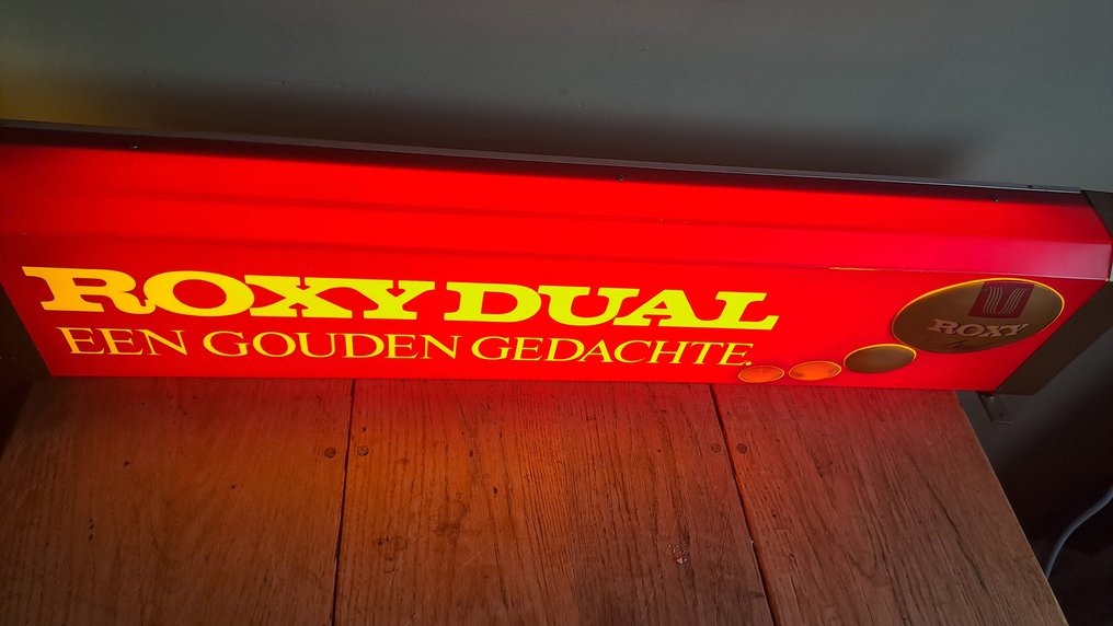 Roxy Dual - Διπλό φωτιστικό Roxy. - Διαφημιστική πινακίδα - Πλαστικό, Μέταλλο #3.2