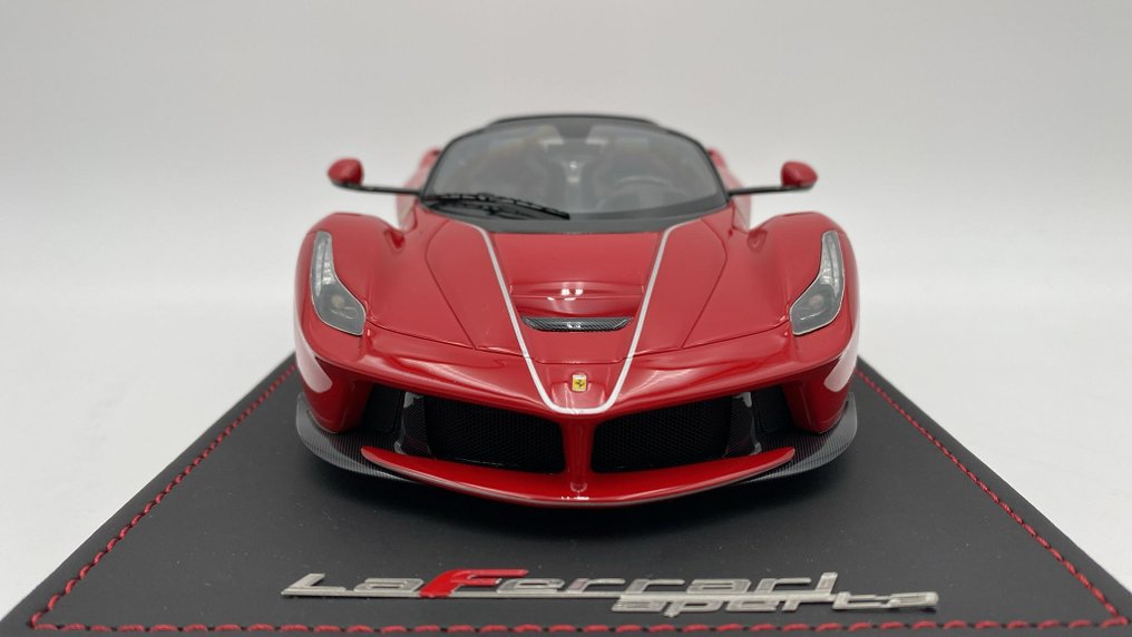 MR Collection 1:18 - Modellbil - Ferrari LaFerrari Open Top Paris MS2016 - (cod.A16) #1.0