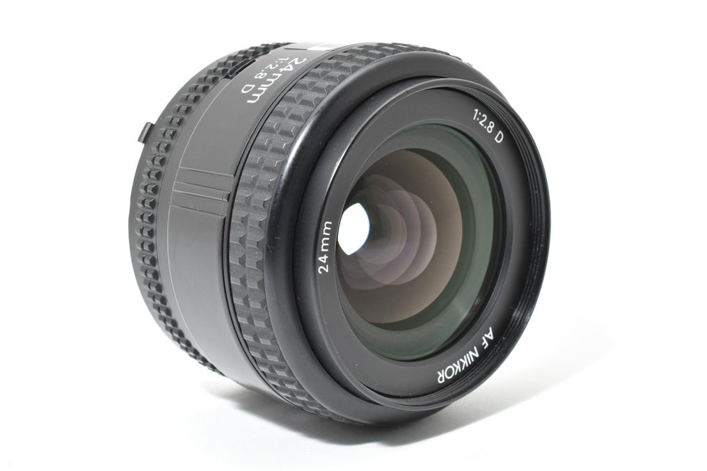 Nikon AF Nikkor 2.8/24mm D | Wide angle lens #3.2