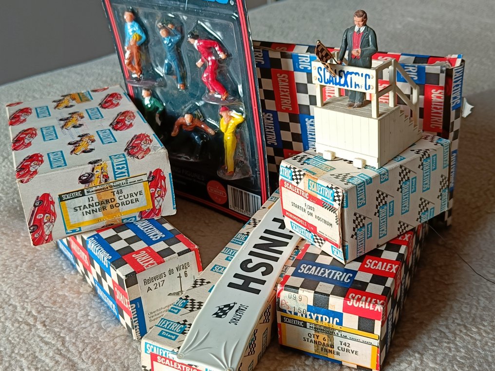 Tri-ang 1:32 - Modell versenyautó (7) - Track accessories - Scalextric slot autó díszlet #1.0