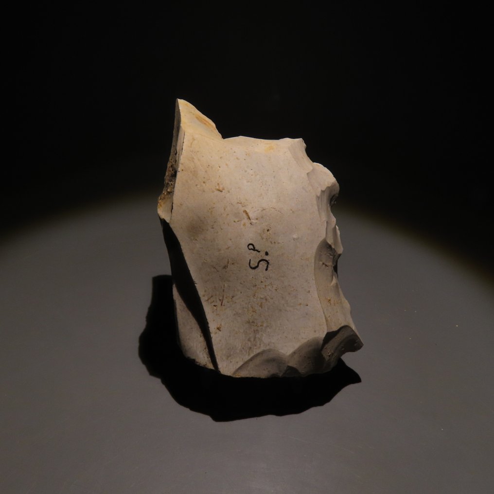 Neolithic Flint Tool. Spiennes, 4500-3500 BC. 11.5 cm height. Spanish Import License.  (No reserve price) #1.0