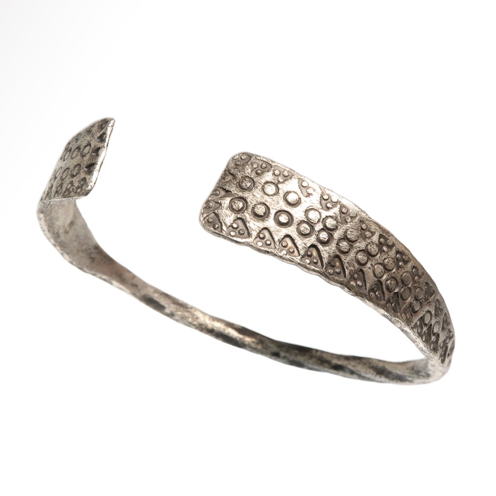 Replik eines Viking Silber Armband mit Wolfzahn-Dekoration #1.0