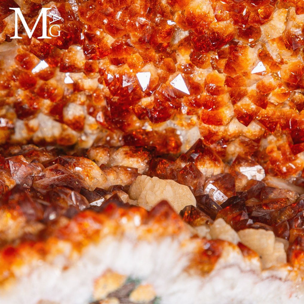 Géode de quartz citrine - Spécimens spéciaux Géode de citrine prestigieuse – formation rare avec une forme sculpturale - Hauteur : 95 cm - Largeur : 38 cm- 50.5 kg #2.1