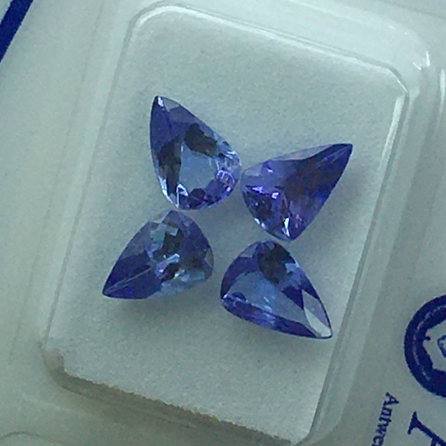 No reserve price - 4 pcs  Purple Tanzanite  - 2.10 ct - Antwerp Laboratory for Gemstone Testing (ALGT) - INTENSE BLUE TANZANITE #1.0