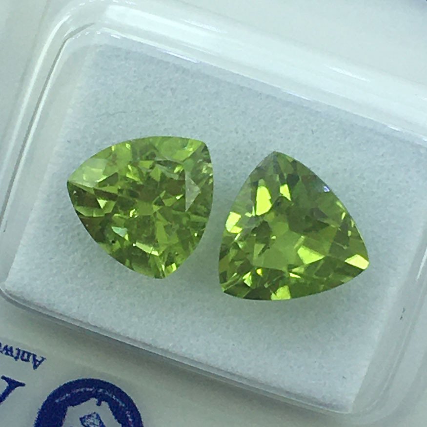 Ingen mindstepris - 2 pcs  Grøn Peridot  - 3.86 ct - Antwerp Laboratory for Gemstone Testing (ALGT) - Naturlig peridot #4.3