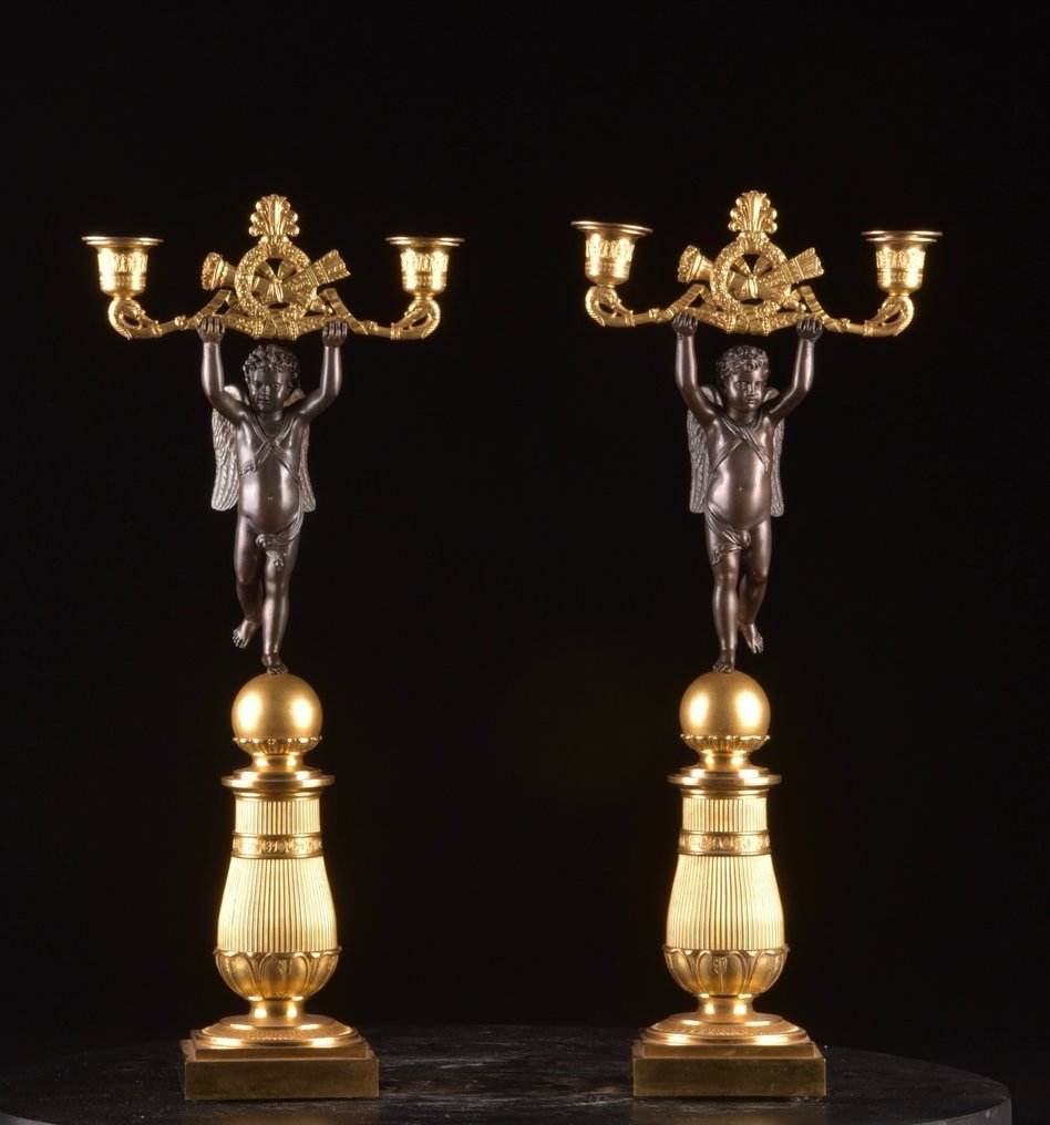 Candelabrum Pair of Charles X candlesticks with putti. (2) - Gilt bronze, Patinated bronze - Two-armed candlesticks #1.0