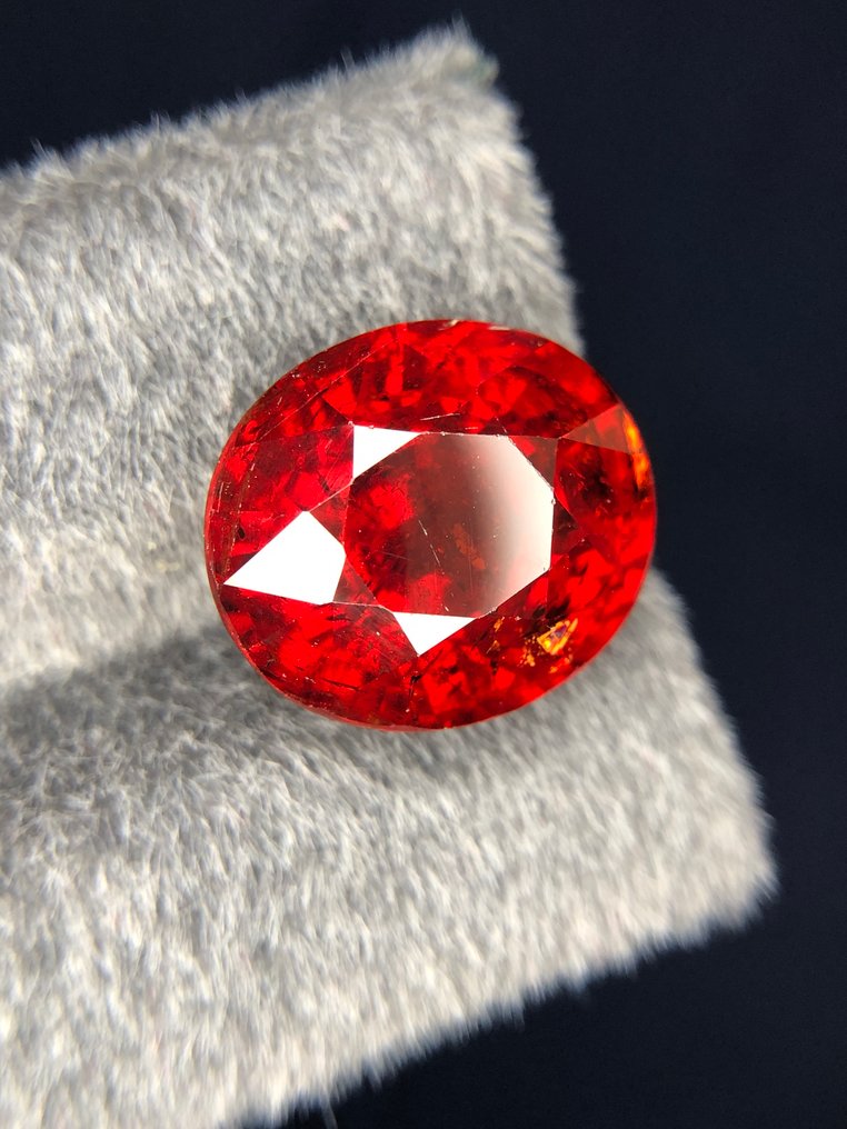 No reserve price - 1 pcs Red Garnet, Spessartite - 18.49 ct - International Colored Gemstone Association (ICA GemLab) - Lustrous spessartite #49 #4.3