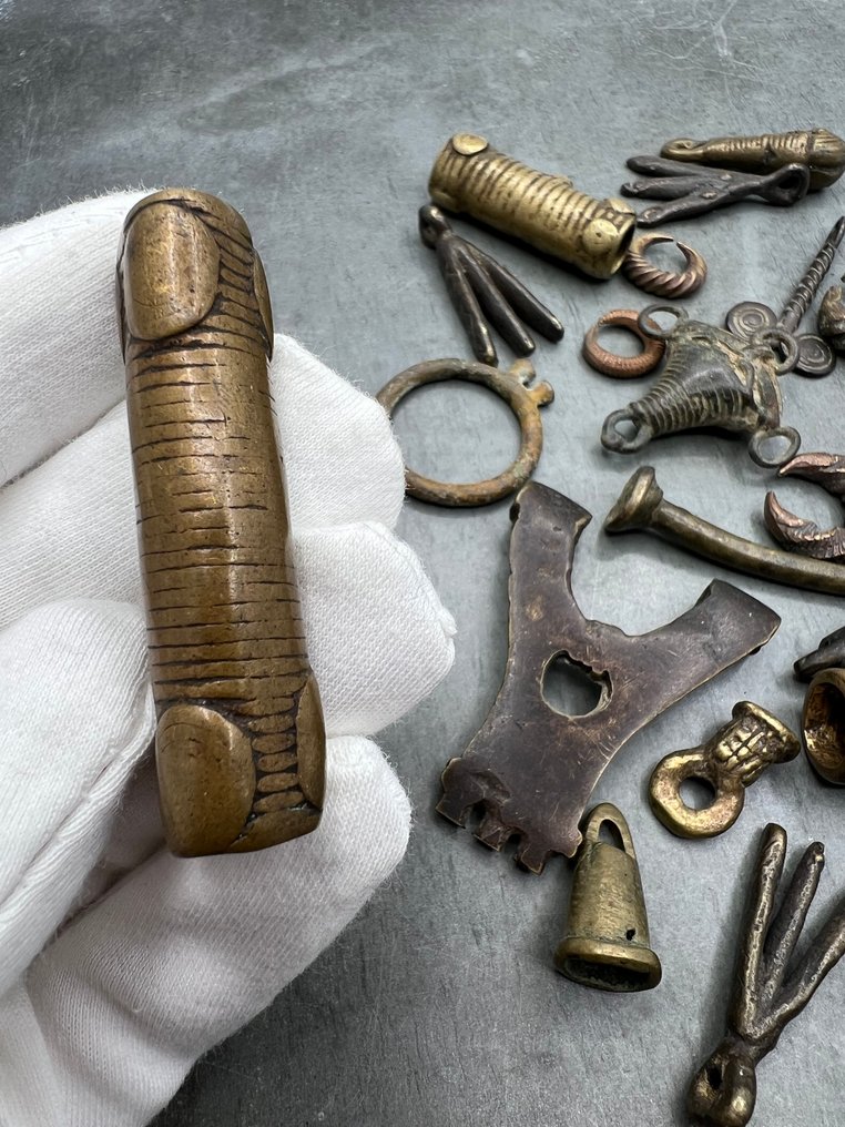 Ποσότητα 30 παλαιά μπρούτζινα beads και κρεμαστά - Νίγηρας και άλλα. - Lobi - Μπουρκίνα Φάσο  (χωρίς τιμή ασφαλείας) #2.1