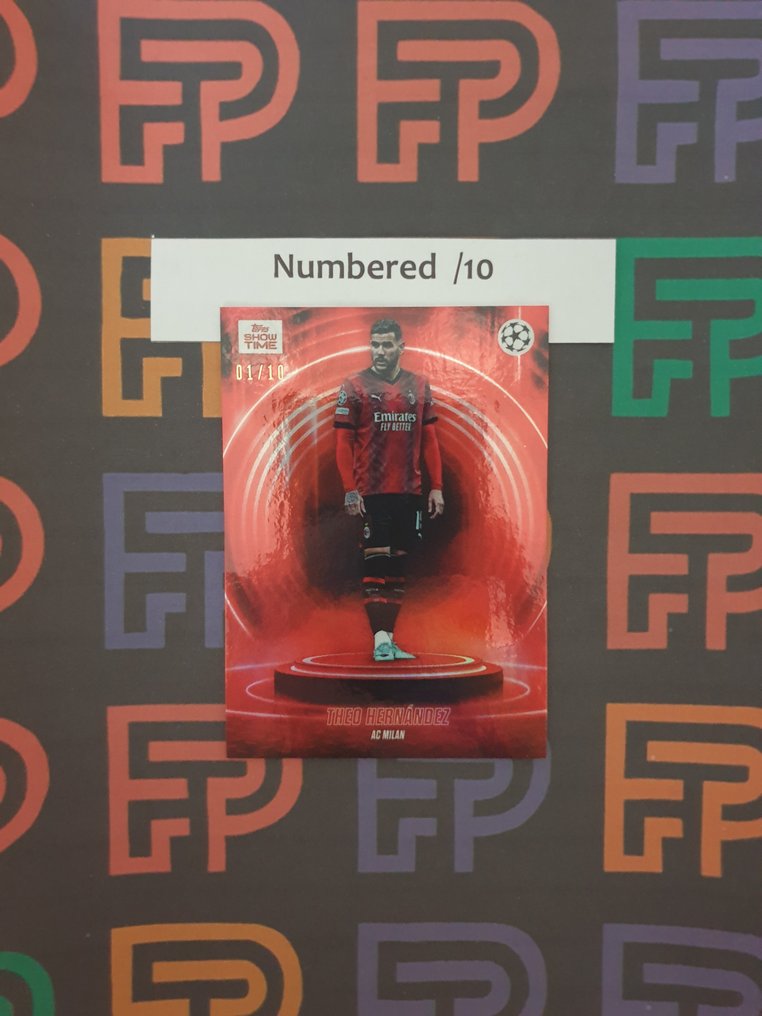 Topps Topps Show Time Theo Hernández 01/10 序號卡, 限量版 - 1 Card - 狀況優良(EX) #1.0