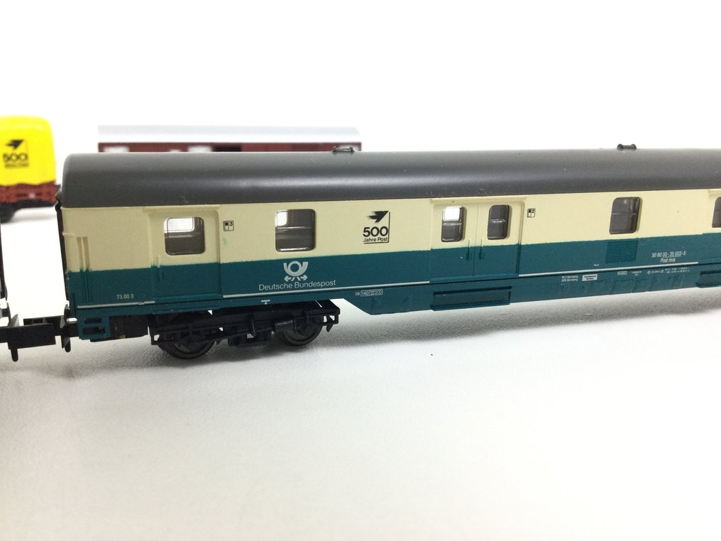 Arnold N - 3279/3281/3280/4418/4469/6643 - Τρένο μοντελισμού μεταφοράς εμπορευμάτων (6) - Πέντε αυτοκίνητα και ένα φορτηγό της '500 Jahr Deutsche Post'. - DB #3.2