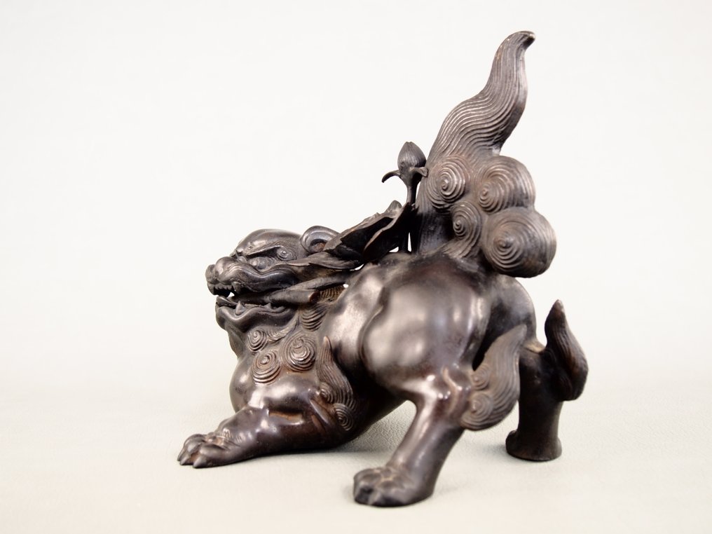 Bronze - Shōun 照雲 - Symbols of wealth and prosperity, auspicious lions and peonies - Shōwa period (1926-1989) #2.1