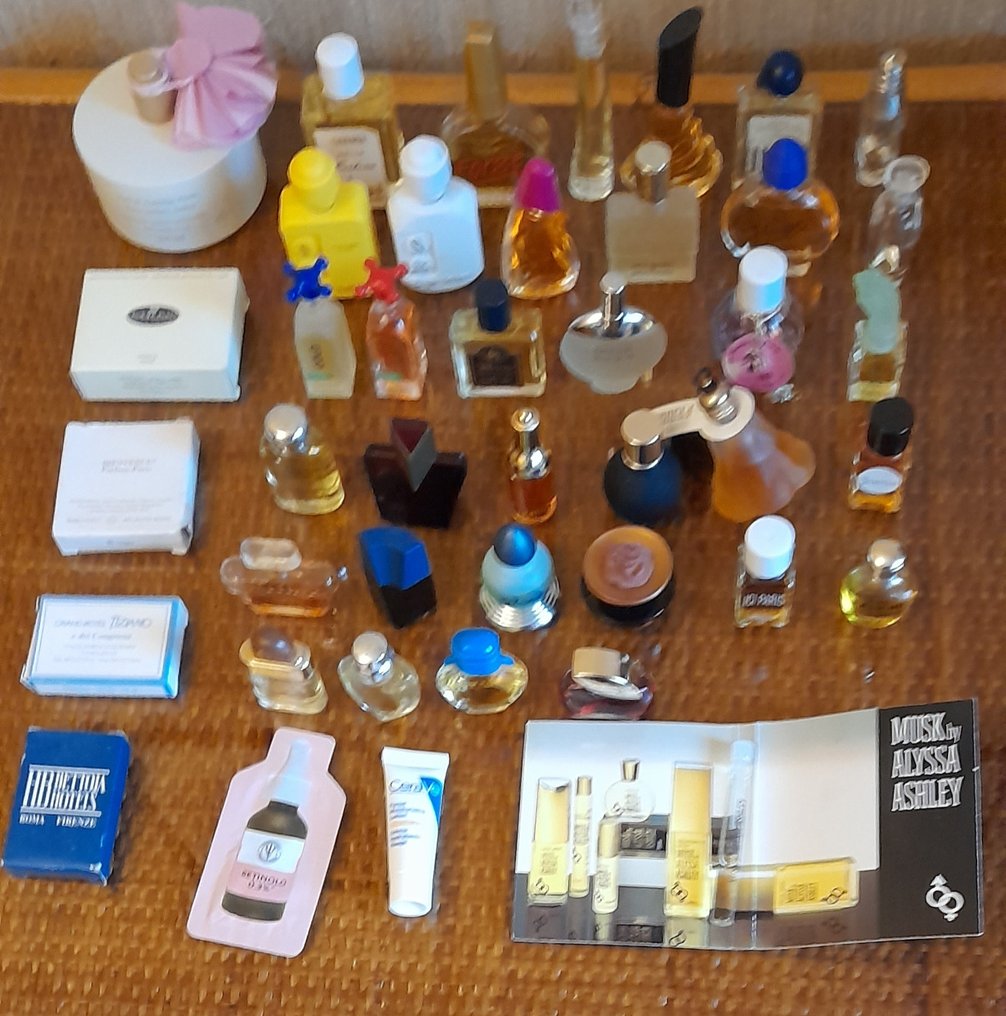 Temasamling - Kollektion af mini parfumer - Molinard #1.0