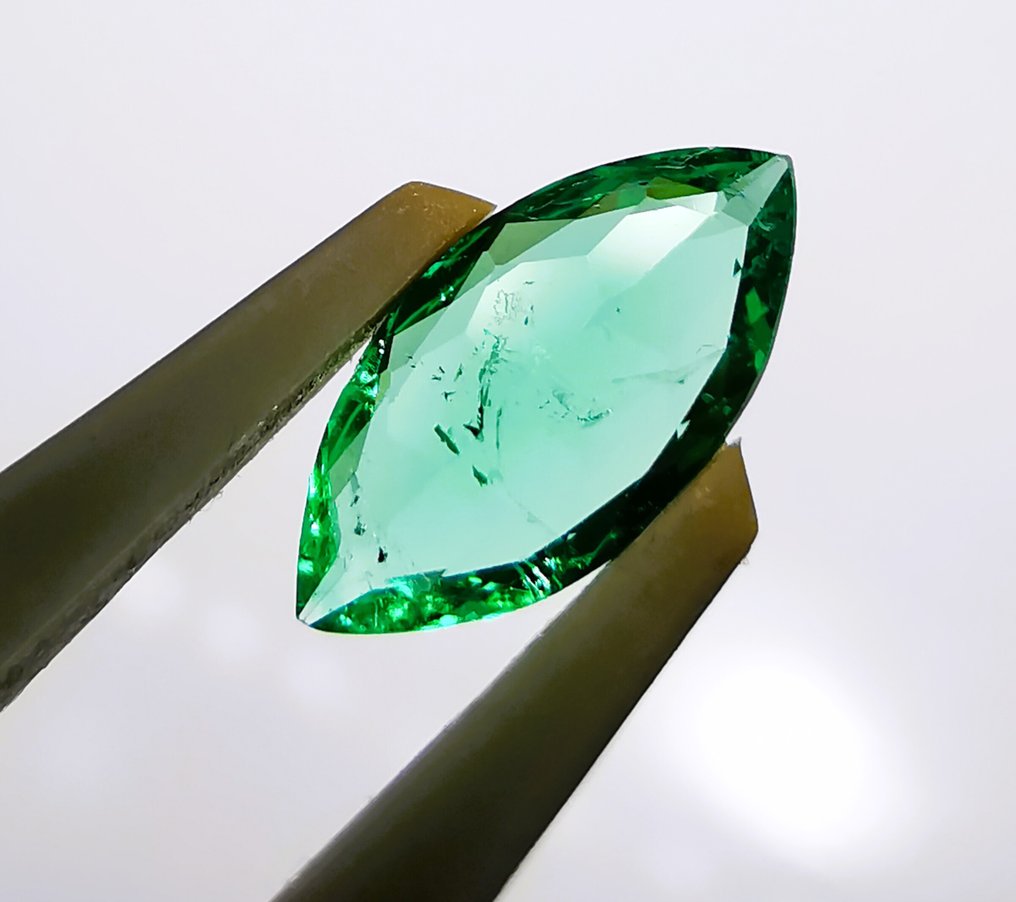 Nincs minimálár - 1 pcs Zöld Smaragd - 0.54 ct - Instituto Gemólogico Español (IGE) - F1/KOLUMBIA #3.2