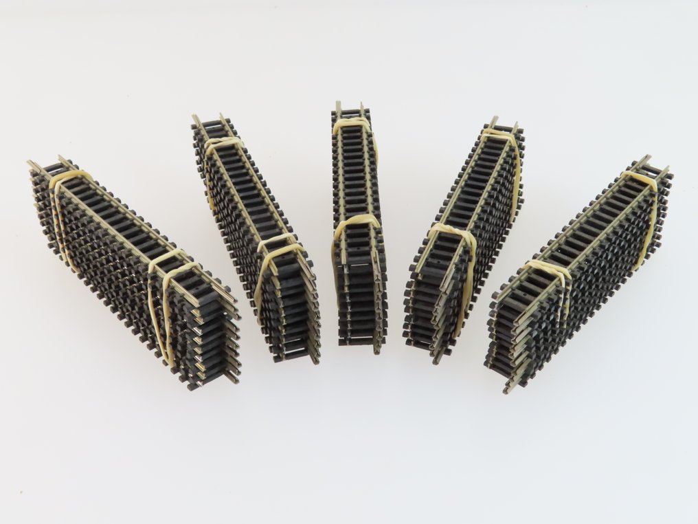 Minitrix N - 4904 - Voie ferrée pour trains miniatures (50) - Ensemble de 50 pièces de rails avec sections droites, en nickel/métal. #1.0