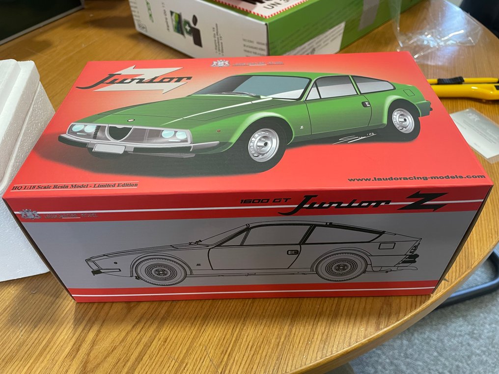Laudoracing Model 1:18 - Model car - Alfa Romeo Giulia Coupé 1600 GT Junior Zagato 1972 #4.3