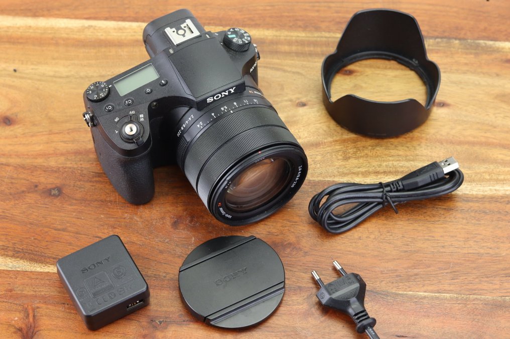 Sony Cybershot RX10 Mark III, RX10M3 (READ PLEASE) Digital camera #1.0