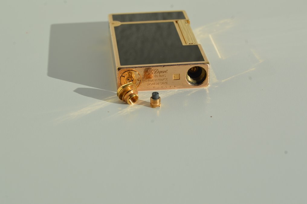 Line 2 Large - Chinese Laquer Noire, First Edition - Brichetă de buzunar - Placat cu aur, Lac #2.1