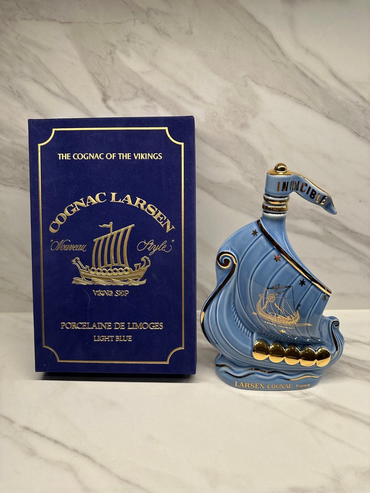 Larsen - Invincible - Viking Ship - Light Blue - b. 1990-luku - 70cl #1.0