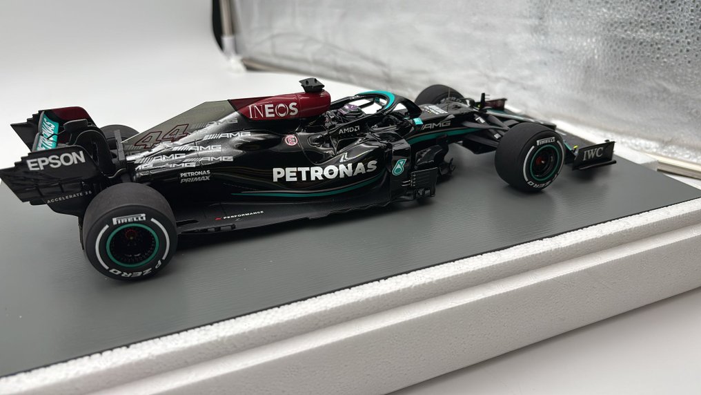 Sparkmodel 1:18 - Modellino di auto - Mercedes-AMG F1 W12 Performance L. Hamilton Winner Bahrain GP 2021 - (cod.A20) #3.2