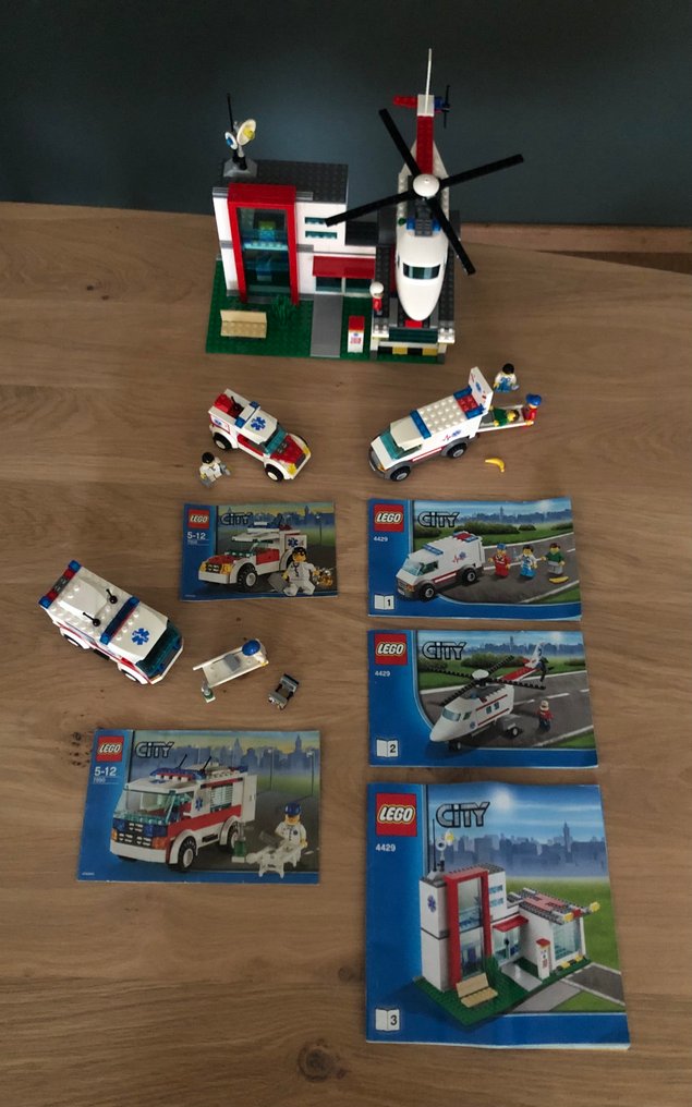 LEGO Set - City - LEGO City Hospital and Ambulances and Helicopter (Multiple Sets) #3.2