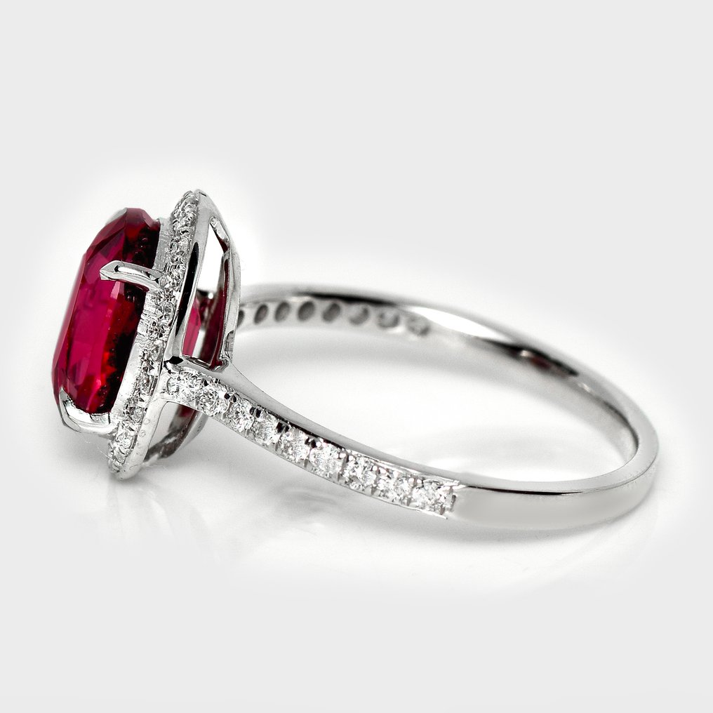 Ingen reservasjonspris - Forlovelsesring - 14 karat Hvitt gull, HRD 2,95 ct Ubehandlet Lysende lilla-rød - 3.30ct. tw. Garnet - Diamant #3.2
