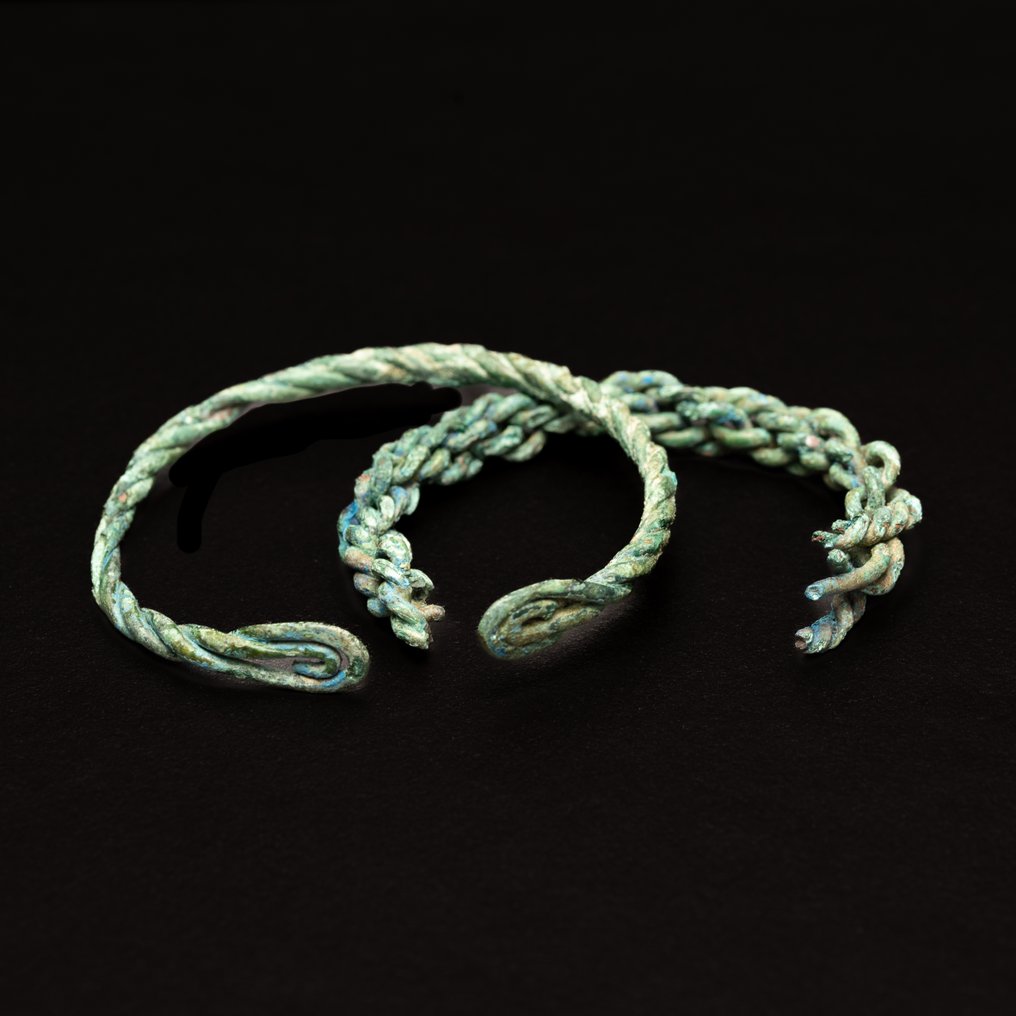 Viking Era Bronze set of 2 twisted bracelets  (No reserve price) #1.0