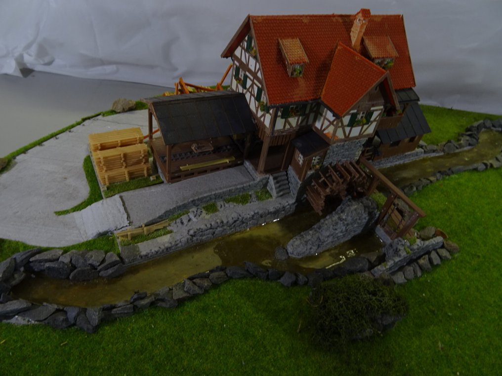 Vollmer H0 - Τοπίο τρένου μοντελισμού (1) - Εργοστάσιο ξυλείας με ηλεκτρικό υδροτροχό, κτίρια/σπίτια κ.ά. #1.0