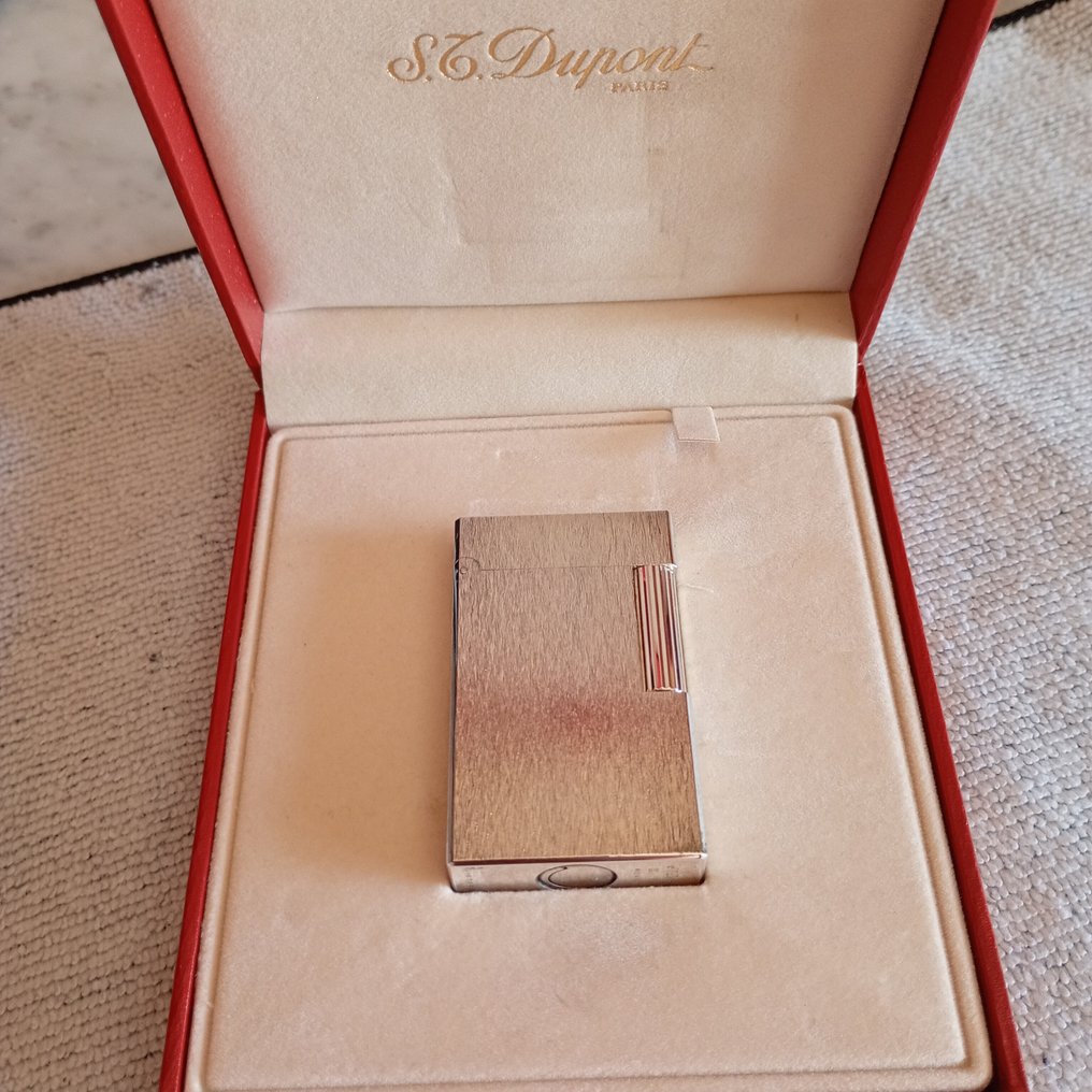 S.T. Dupont - Ingen mindstepris - Lighter - Forsølvet #1.0