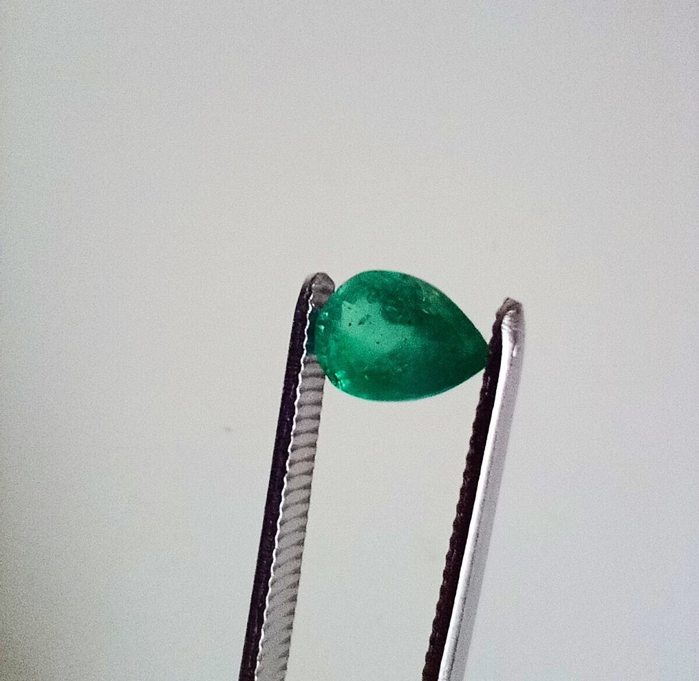 No reserve price Green Emerald  - 2.28 ct - International Gemological Institute (IGI) #4.3