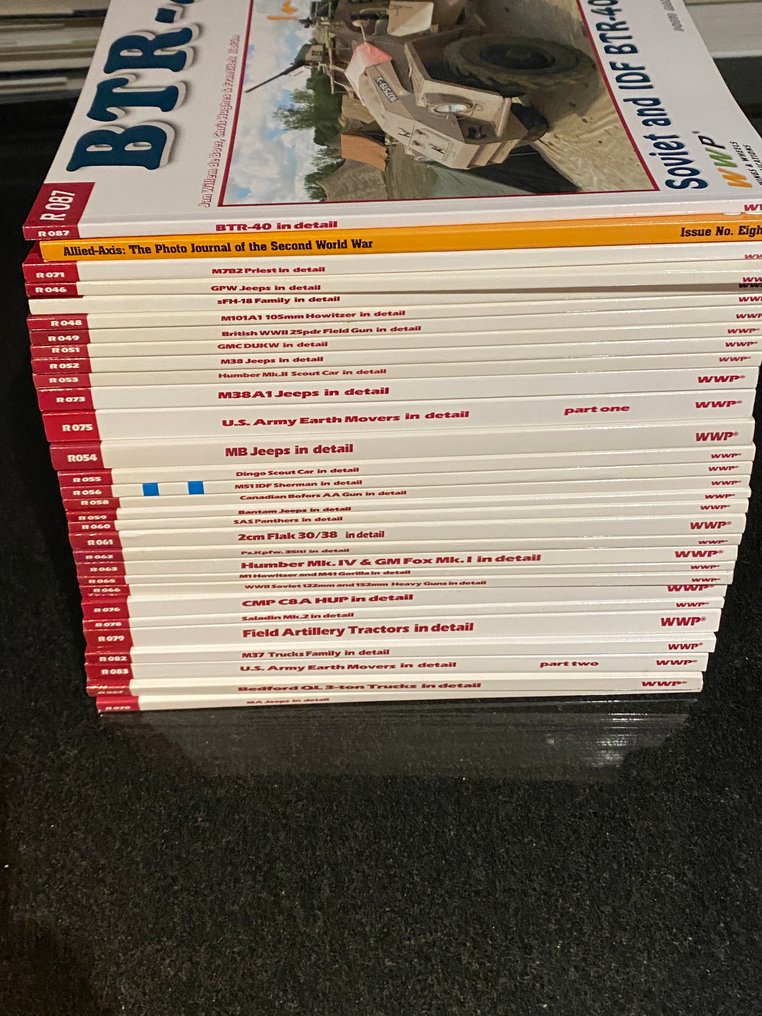 29 livres - Wings & Wheels Publications "Photo Manual For Modelers" - 1990 #1.0