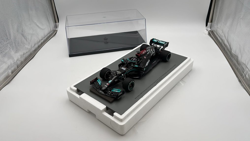 Sparkmodel 1:18 - Modellino di auto - Mercedes-AMG F1 W12 Performance L. Hamilton Winner Bahrain GP 2021 - (cod.A20) #1.0