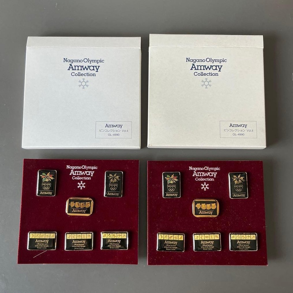 Crachá de alfinete Nagano Olympic Amway Collection – Pin Badge Set (2 Sets) with Original Boxes - Japão - Fim do século XIX #1.0