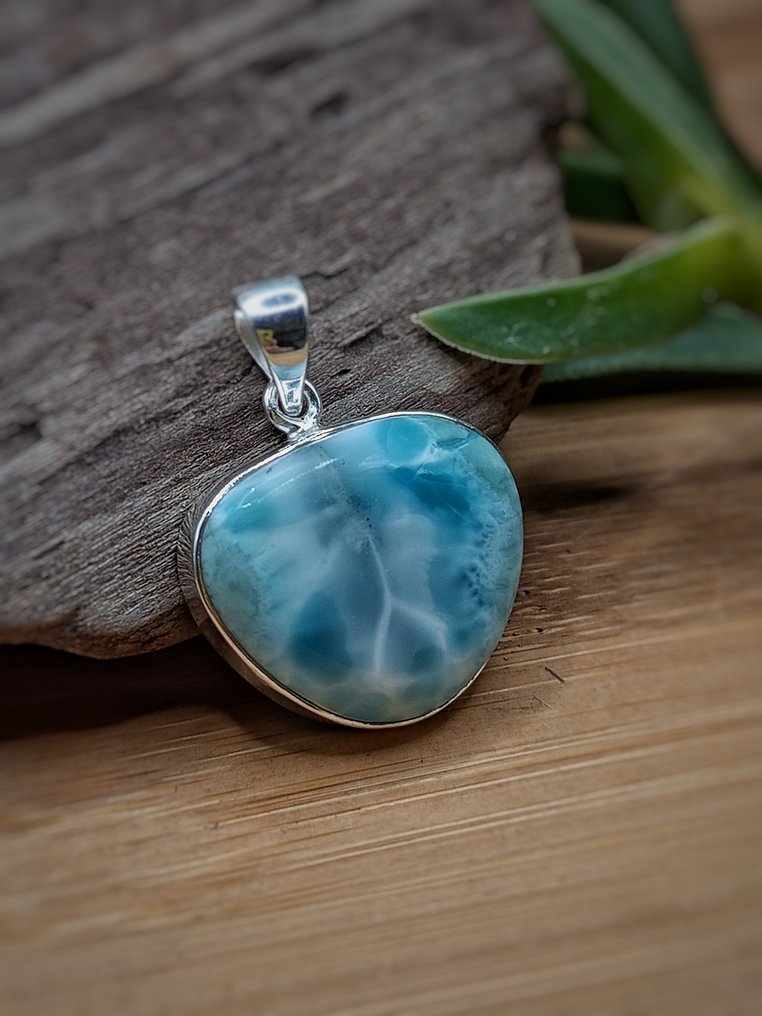 Pezzo Unico, joya en plata 925 con Larimar (océano) de máxima calidad - 10,2 g - Altura: 35 mm - Ancho: 27 mm- 10.2 g - (1) #1.0