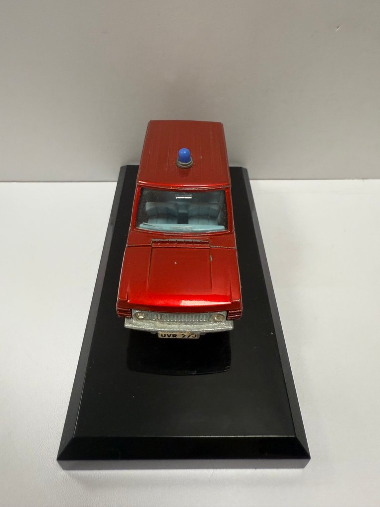 Dinky Toys - Modelauto - 195 Fire Chief's Car With Speedwheels - In een doos #1.0