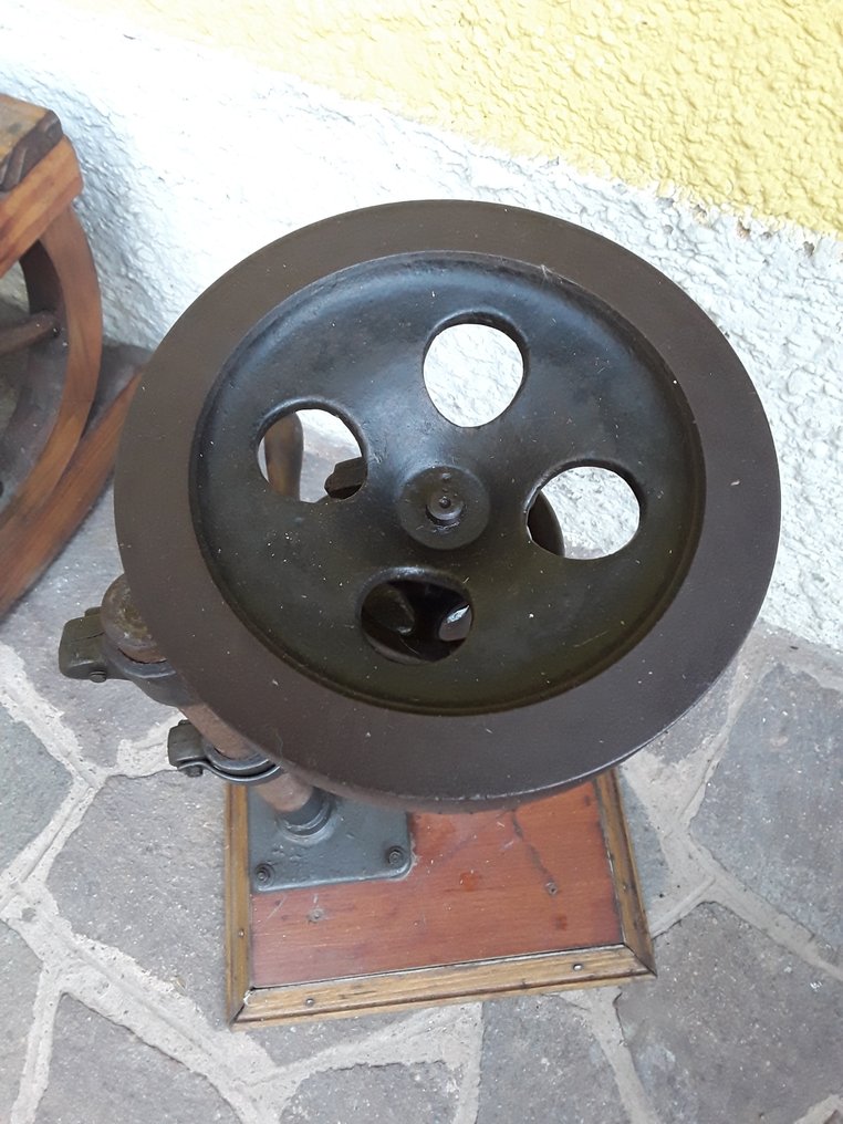 勞動工具  - 专业钻机 - 立柱钻床 #3.2