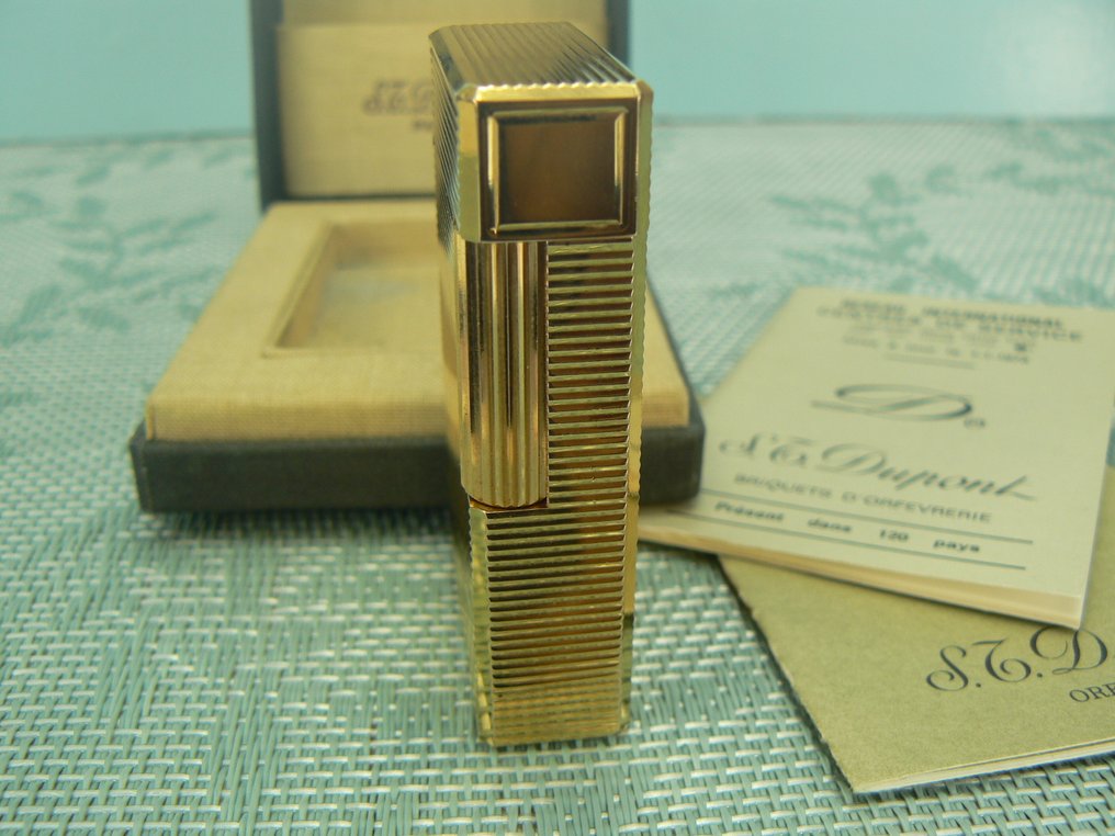 S.T. Dupont - Ligne 1 Motif Horizontales - Taschenfeuerzeug - Vergoldet #1.0