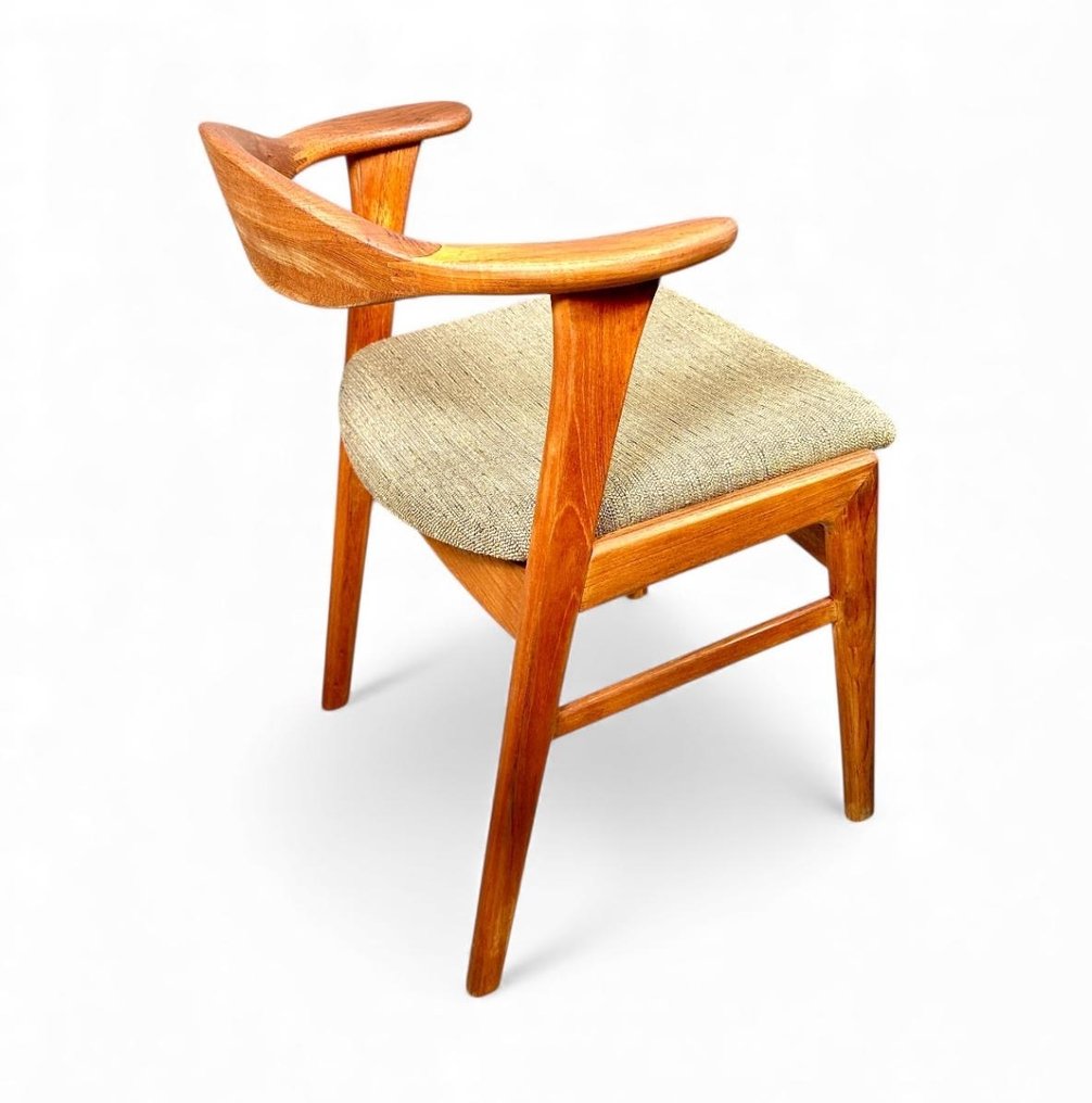 Høng Stolefabrik - Erik Kirkegaard - Szék (4) - 41 - Tikfa - Középkor #2.1