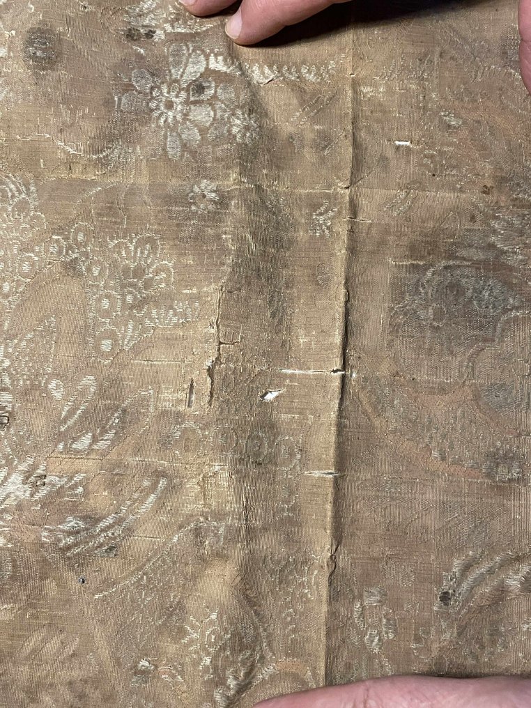 Tovaglia da altare in broccato di seta barocco, con merletto di filo d'argento — 50×48 cm - Antico - Seta - XVII secolo #1.0