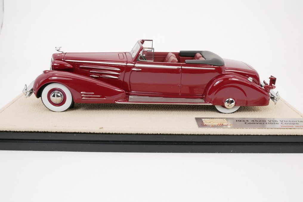 Stamp 1:43 - Modellauto - Cadillac 452D V16 Victoria convertible coupe open - no car trunk - 1934 #1.0