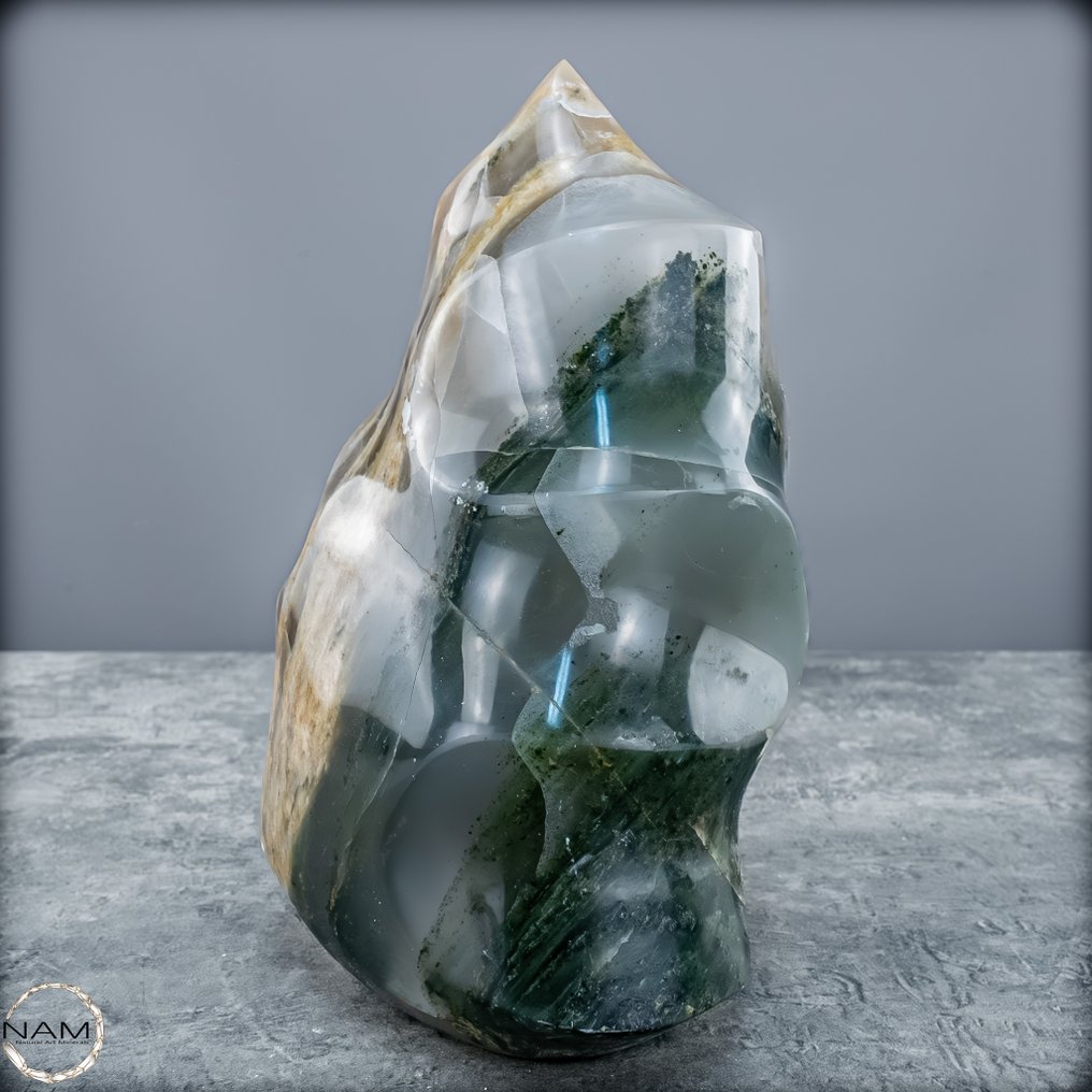 Green Garden Quartz Flame – Vibrant nature in crystalline form Freeform- 2481.71 g #3.2