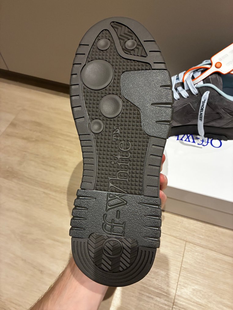 Off White - out of office - Lenkkarit - Koko: EU 43 - Uudet lapulliset #2.1