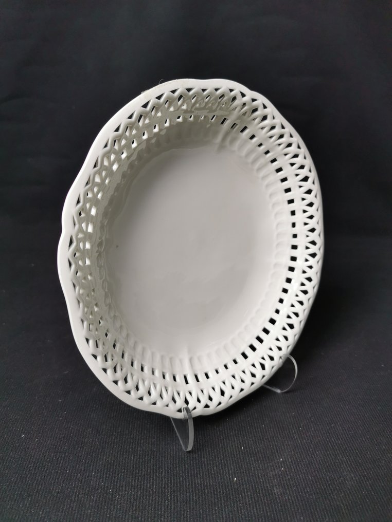 KPM Berlin - Piatto fondo con bordo sfondato in porcellana bianca - D.20cm - 碟 - 瓷器 #2.1